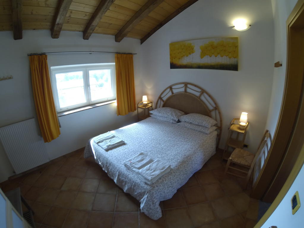 Al Campo Di Sotto Bed & Breakfast Buia Exteriör bild